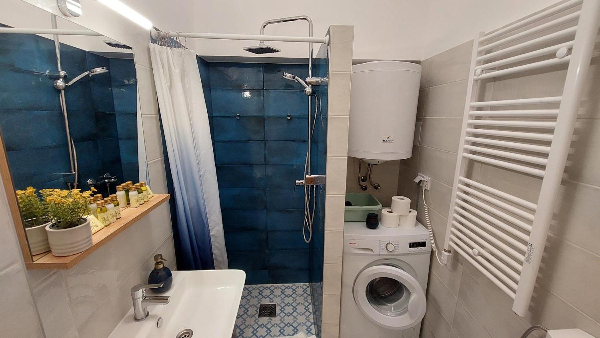 Comfy And Stylish Jewelry Box Apartment Budapest Ngoại thất bức ảnh